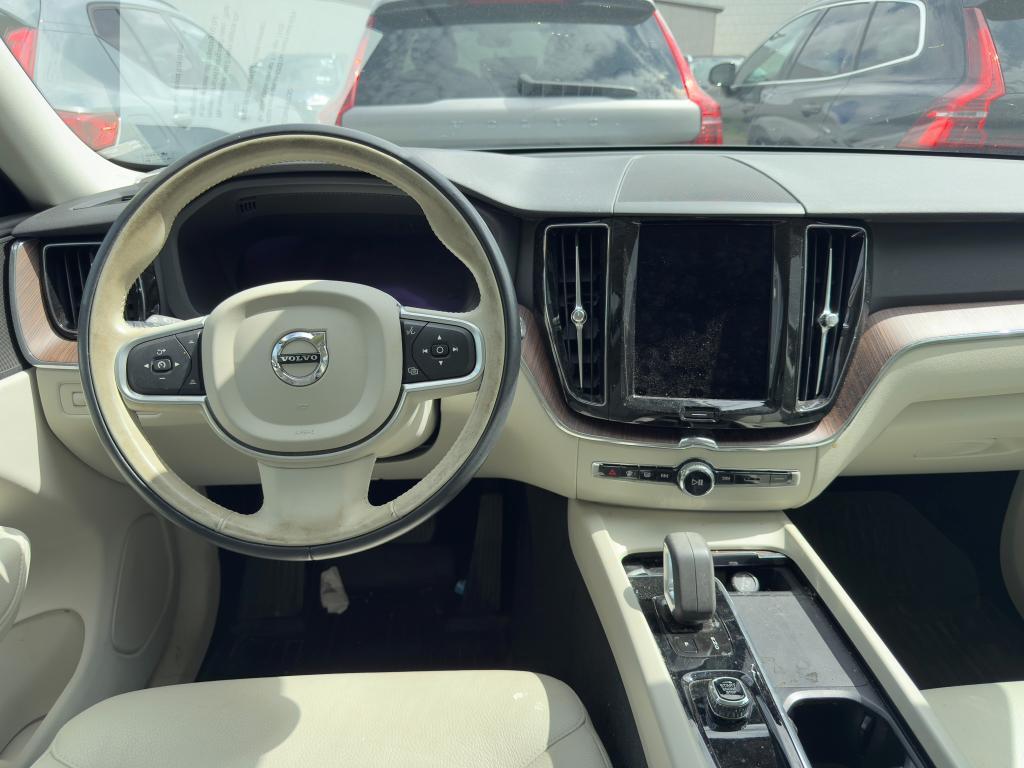 used 2022 Volvo XC60 car, priced at $32,164