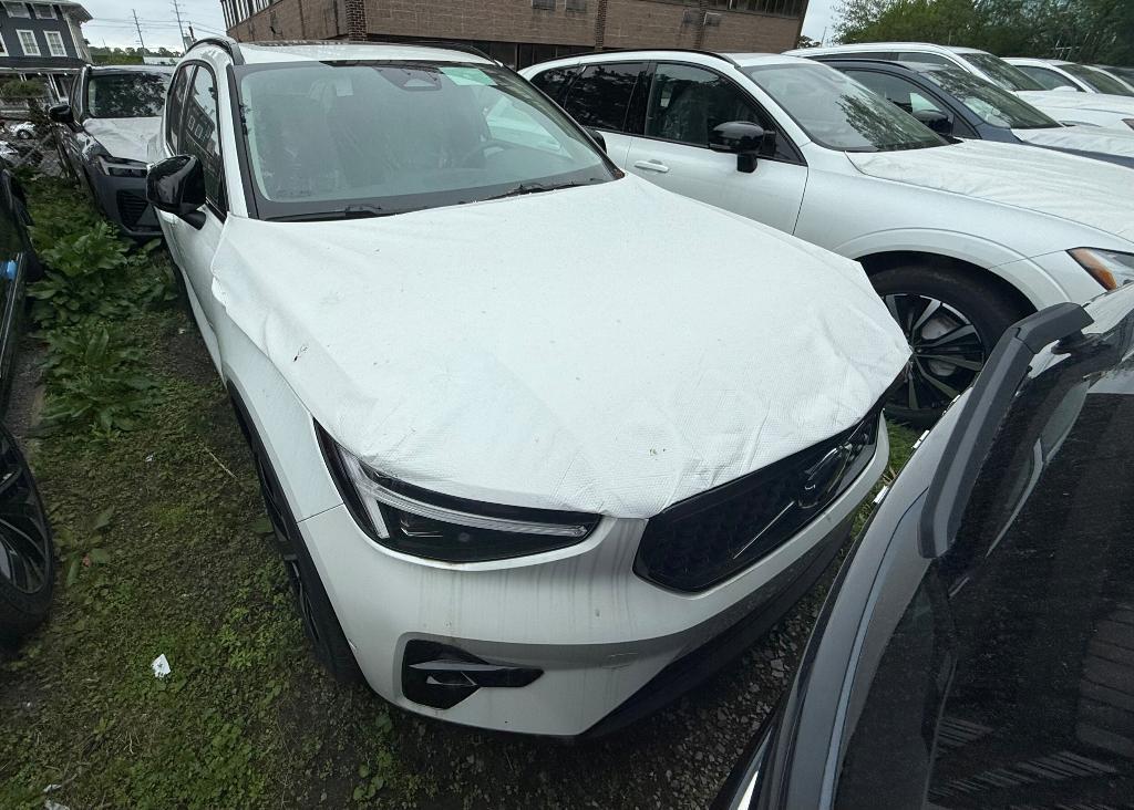 new 2025 Volvo XC40 car, priced at $49,790