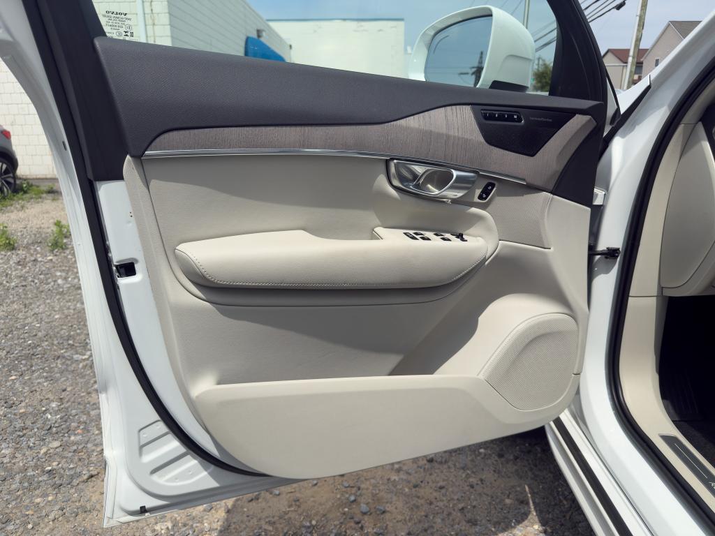 used 2023 Volvo XC90 Recharge Plug-In Hybrid car, priced at $52,326