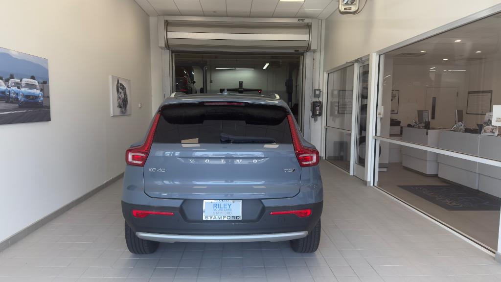 used 2022 Volvo XC40 car, priced at $35,110