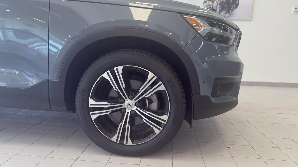 used 2022 Volvo XC40 car, priced at $35,110