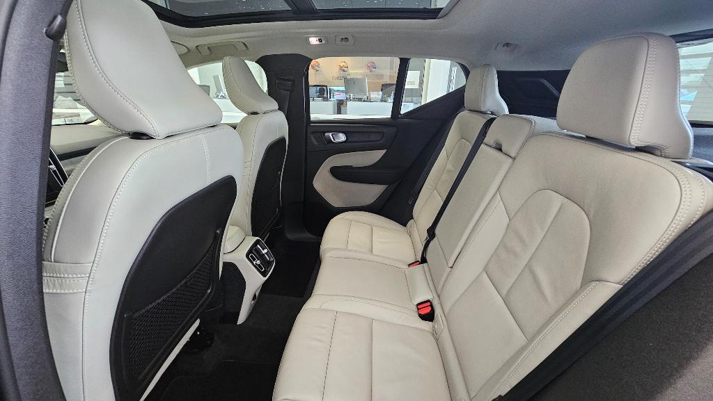 used 2022 Volvo XC40 car, priced at $35,770