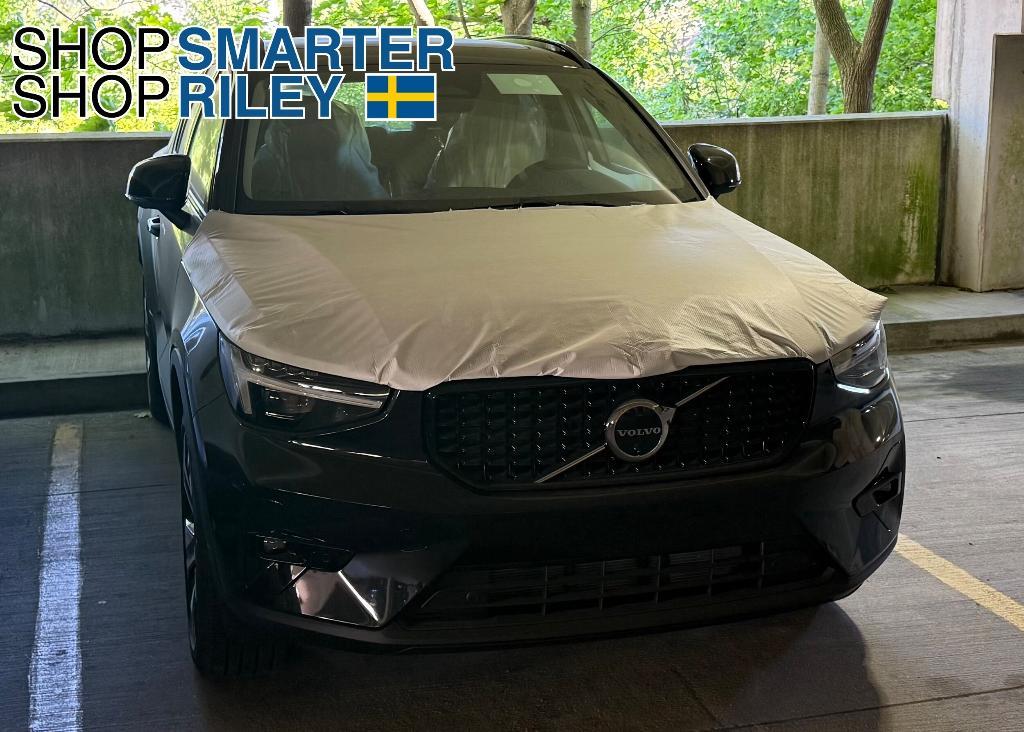 new 2025 Volvo XC40 car, priced at $52,235