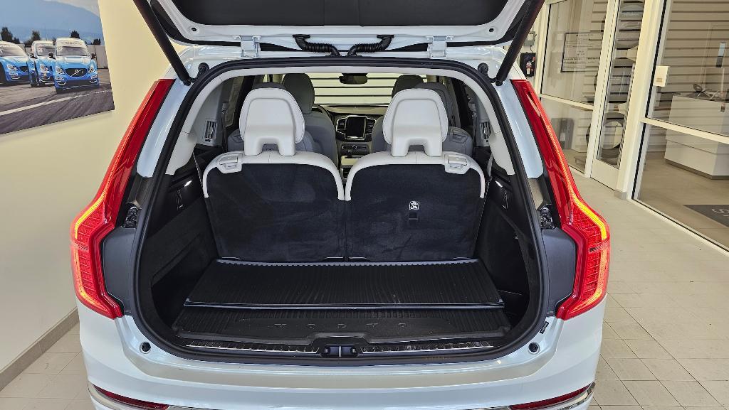 used 2024 Volvo XC90 Recharge Plug-In Hybrid car, priced at $62,942