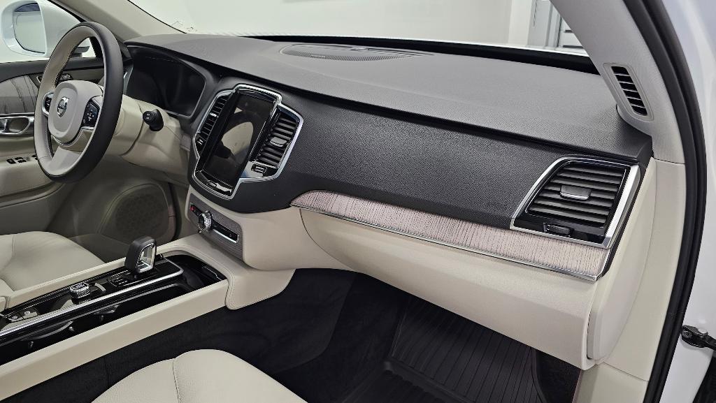 used 2024 Volvo XC90 Recharge Plug-In Hybrid car, priced at $62,942