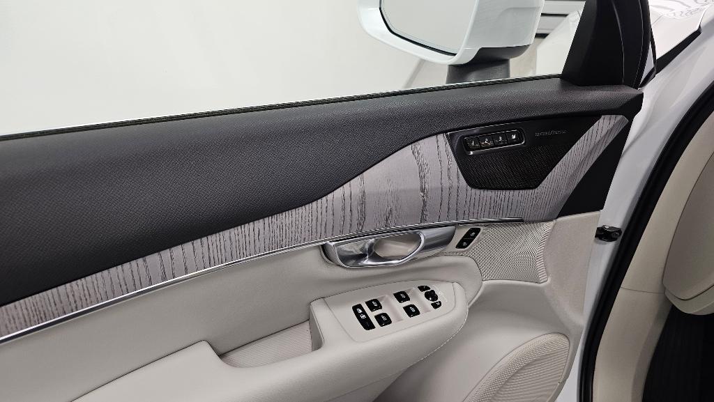 used 2024 Volvo XC90 Recharge Plug-In Hybrid car, priced at $62,942