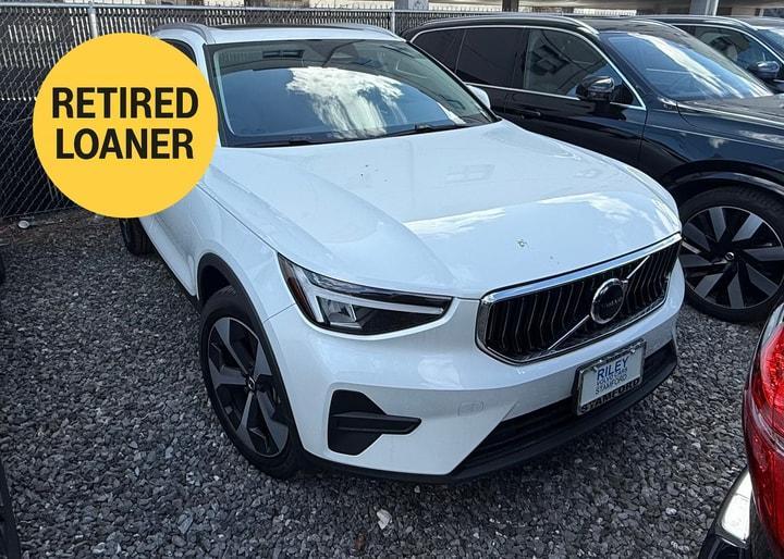 new 2025 Volvo XC40 car, priced at $33,117