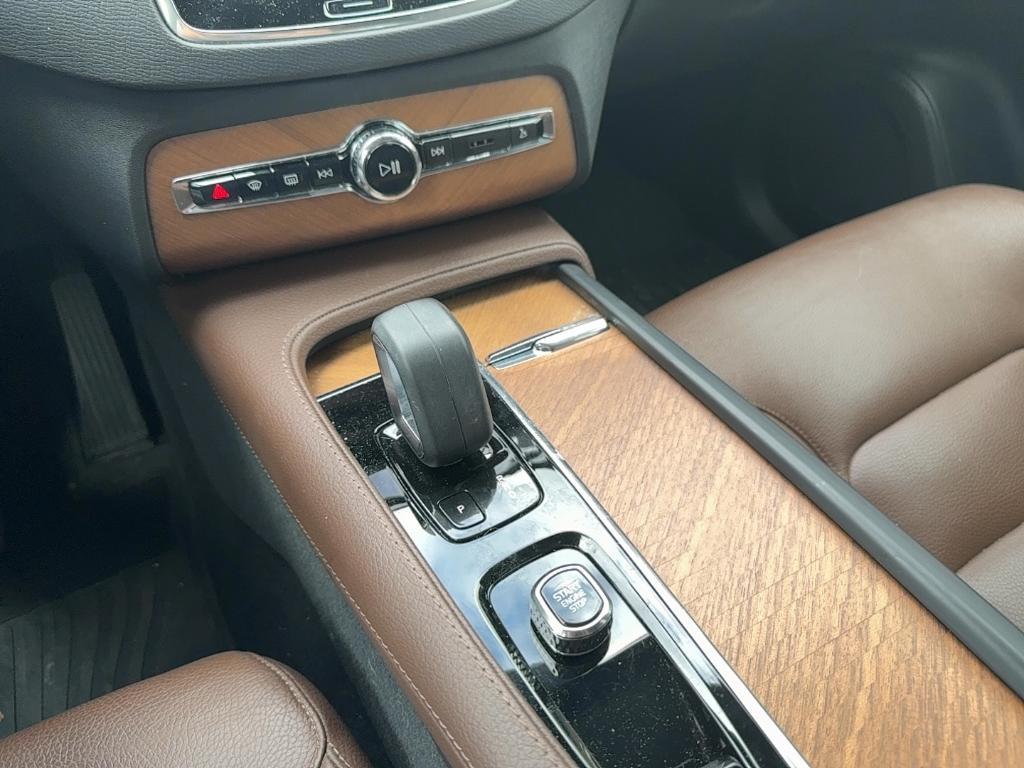 used 2022 Volvo XC90 Recharge Plug-In Hybrid car, priced at $45,917
