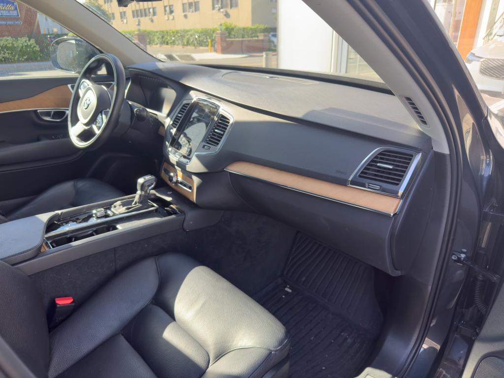used 2022 Volvo XC90 car, priced at $35,976