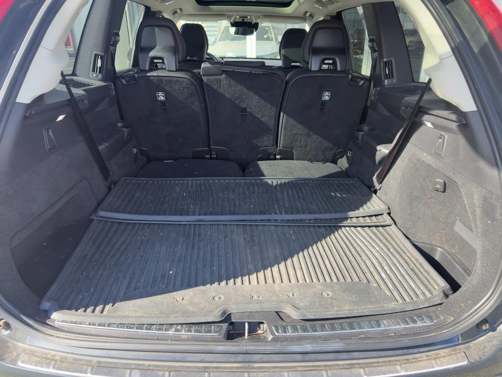 used 2022 Volvo XC90 car, priced at $35,976