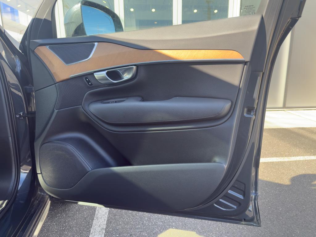 used 2022 Volvo XC90 car, priced at $35,976