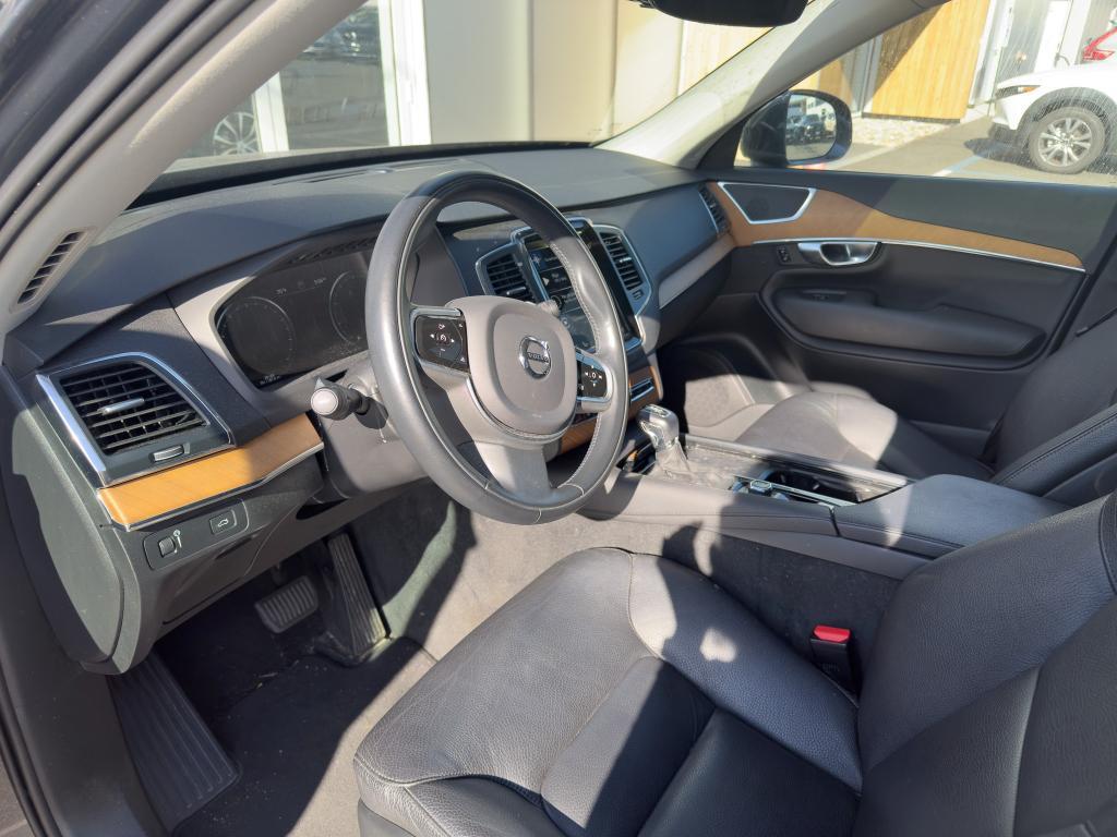 used 2022 Volvo XC90 car, priced at $35,976