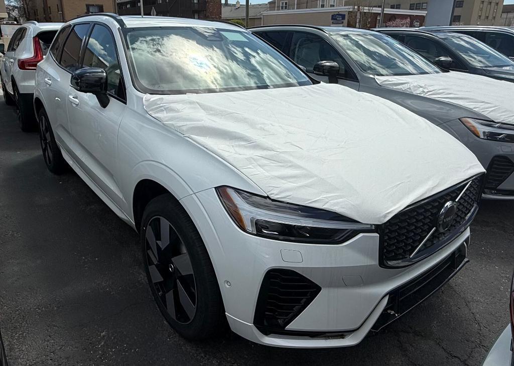new 2025 Volvo XC60 Plug-In Hybrid car, priced at $66,235