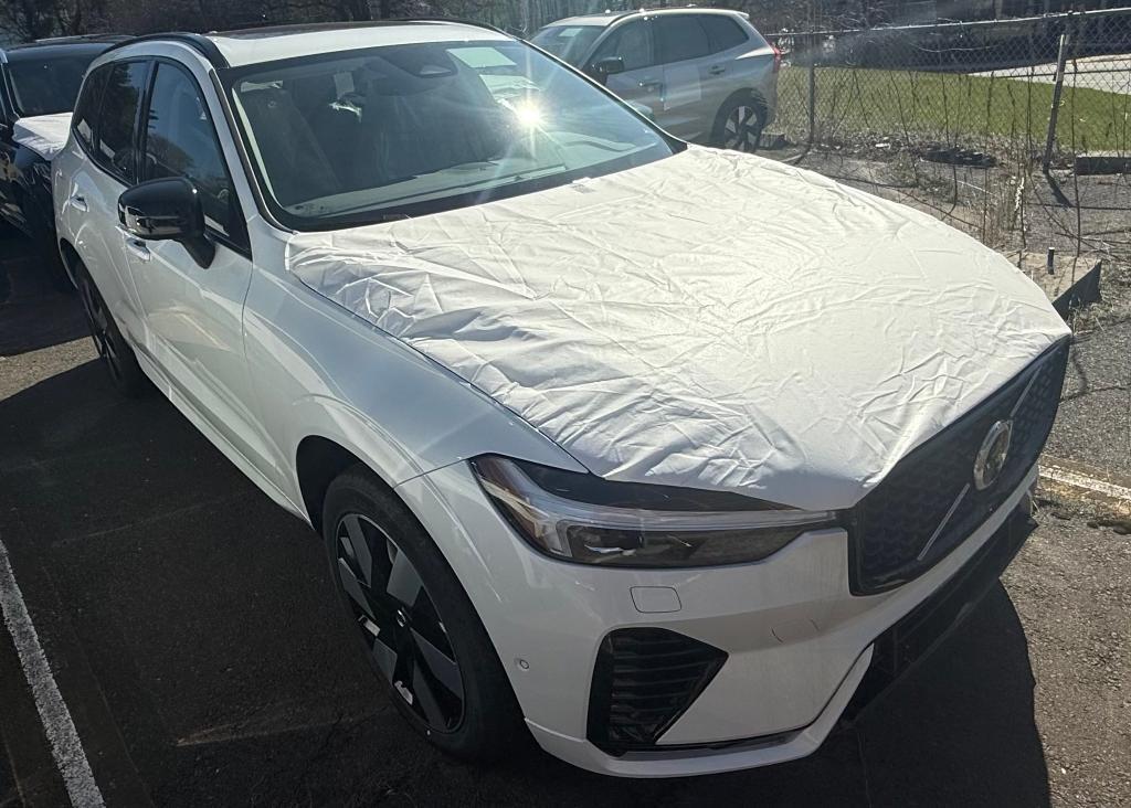 new 2025 Volvo XC60 Plug-In Hybrid car, priced at $66,235