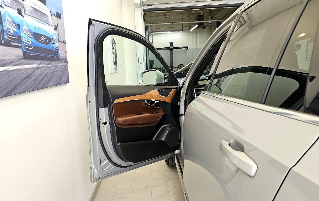 used 2023 Volvo XC90 Recharge Plug-In Hybrid car, priced at $56,316