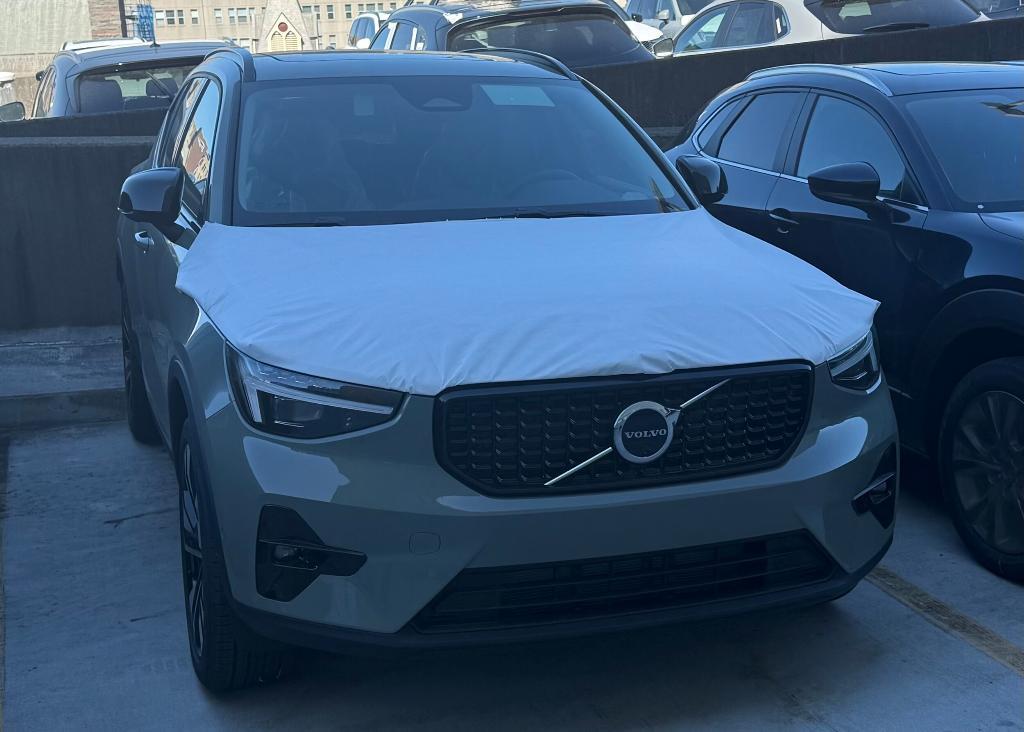 new 2025 Volvo XC40 car, priced at $52,235