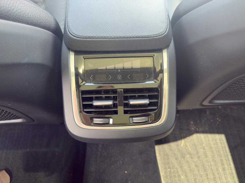 used 2022 Volvo XC90 car, priced at $34,635