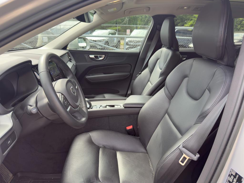 used 2023 Volvo XC60 car, priced at $31,237