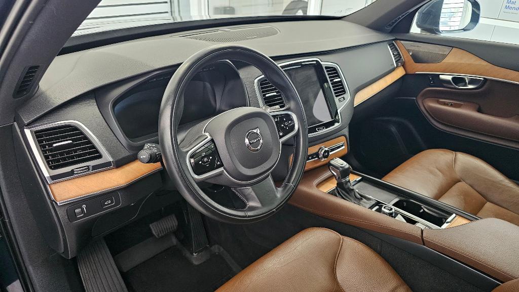 used 2022 Volvo XC90 car, priced at $35,620