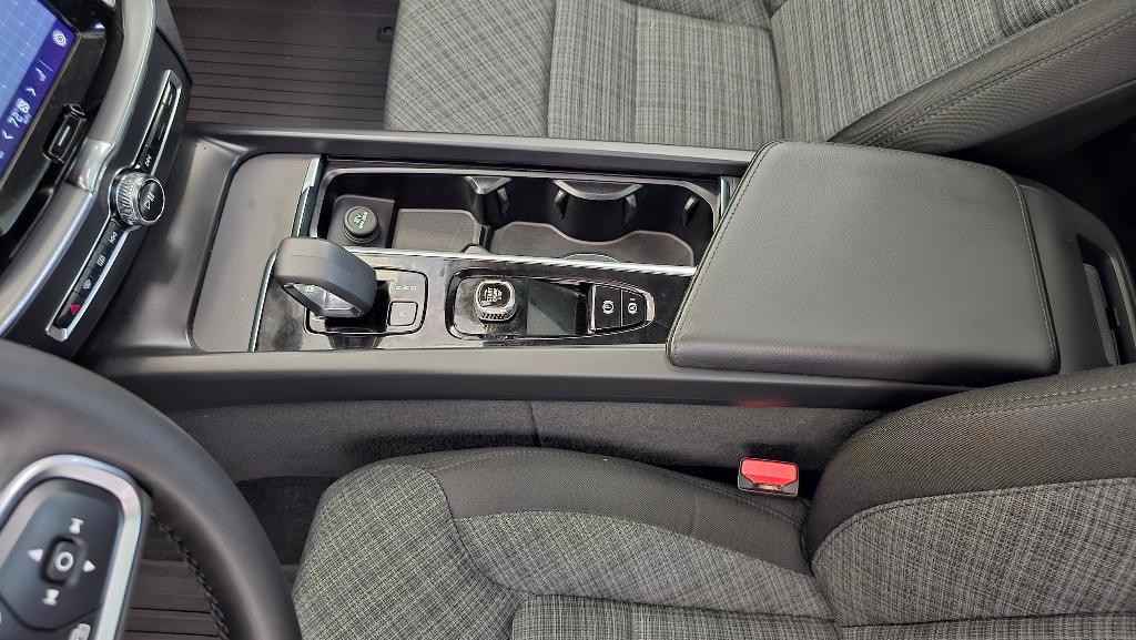 used 2023 Volvo XC60 car, priced at $37,472