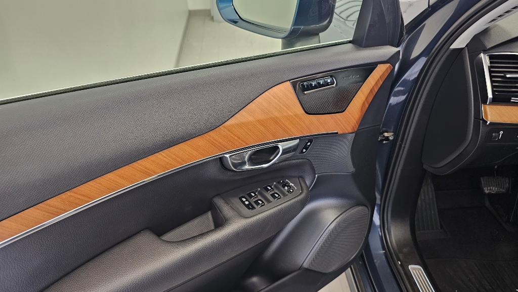 used 2022 Volvo XC90 car, priced at $45,635