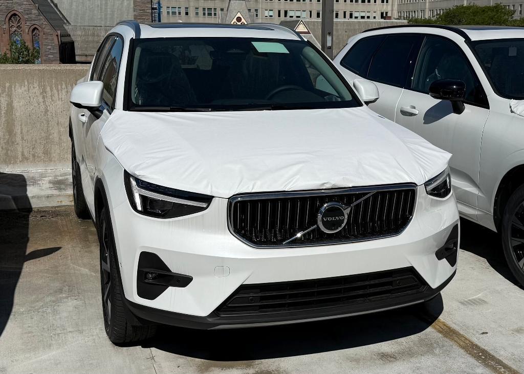 new 2025 Volvo XC40 car, priced at $48,335