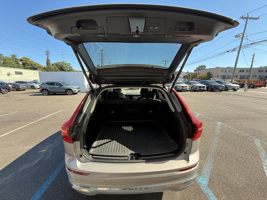 used 2023 Volvo XC60 car, priced at $36,649