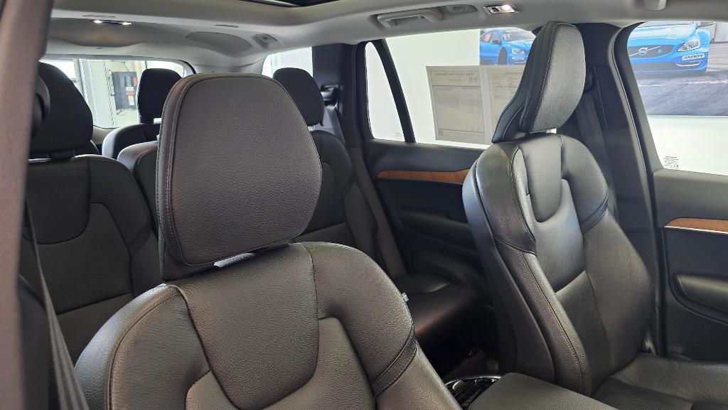 used 2022 Volvo XC90 car, priced at $36,955