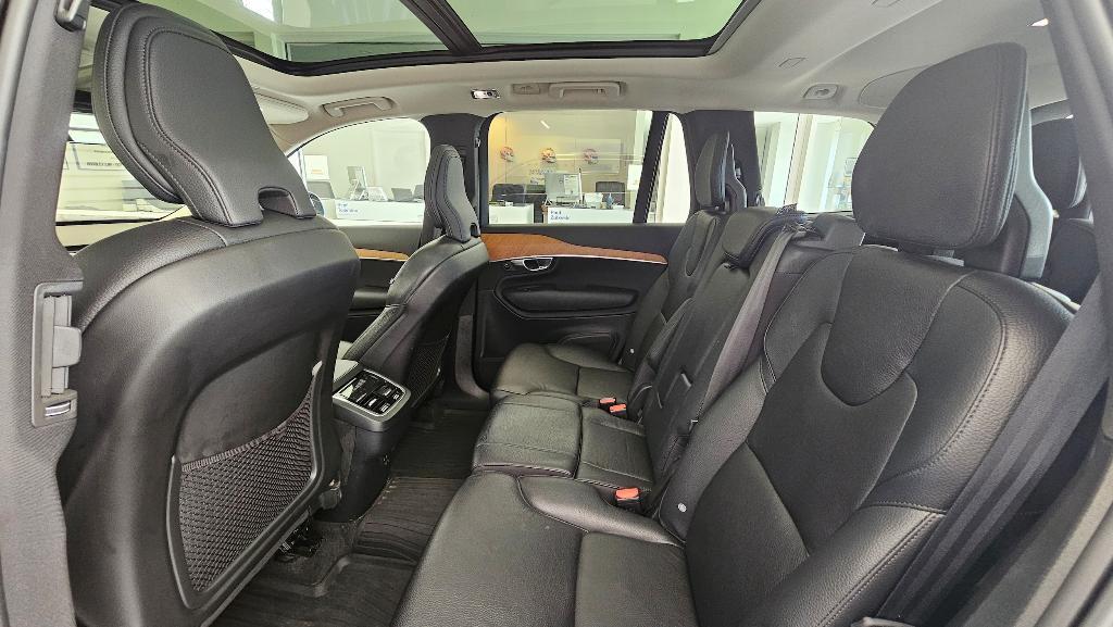 used 2022 Volvo XC90 car, priced at $36,955