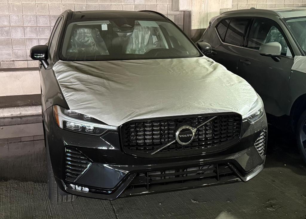new 2025 Volvo XC60 car, priced at $51,075