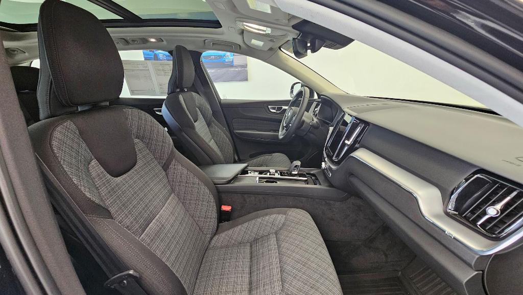 used 2022 Volvo XC60 car, priced at $33,752