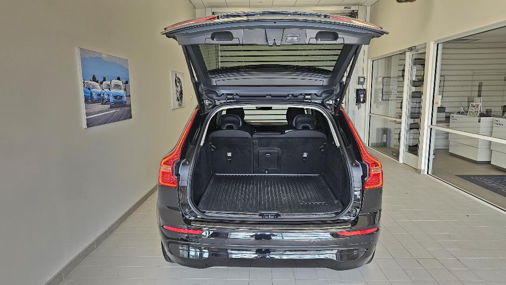 used 2022 Volvo XC60 car, priced at $33,752