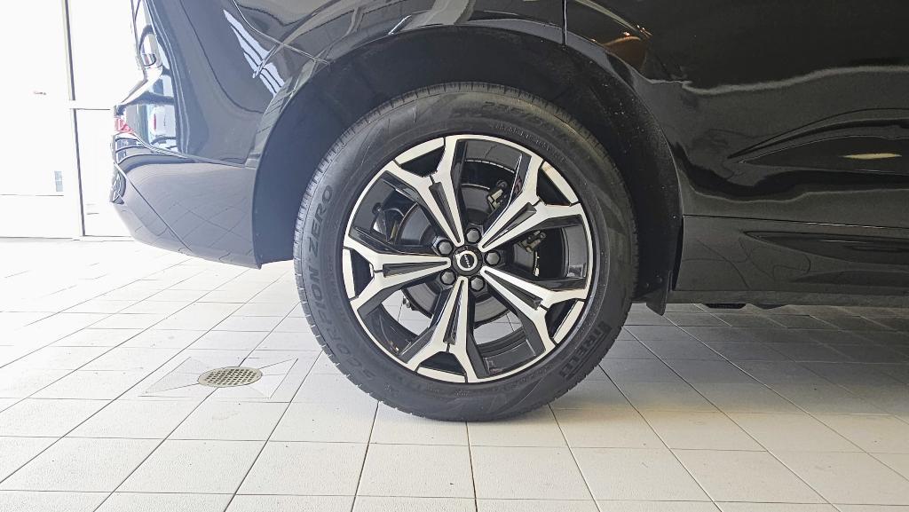 used 2022 Volvo XC60 car, priced at $33,752