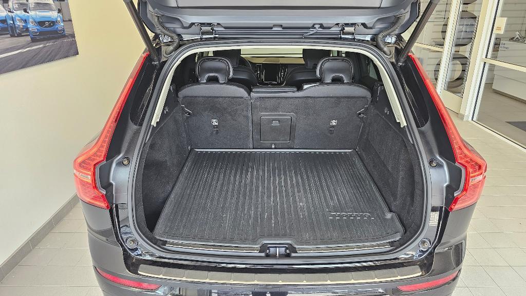 used 2022 Volvo XC60 car, priced at $33,752
