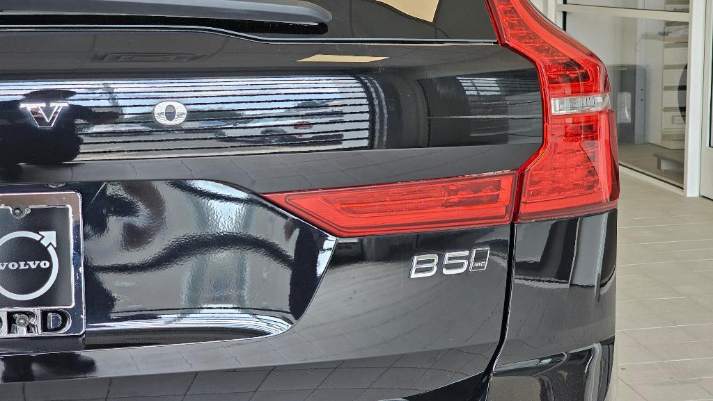 used 2022 Volvo XC60 car, priced at $33,752