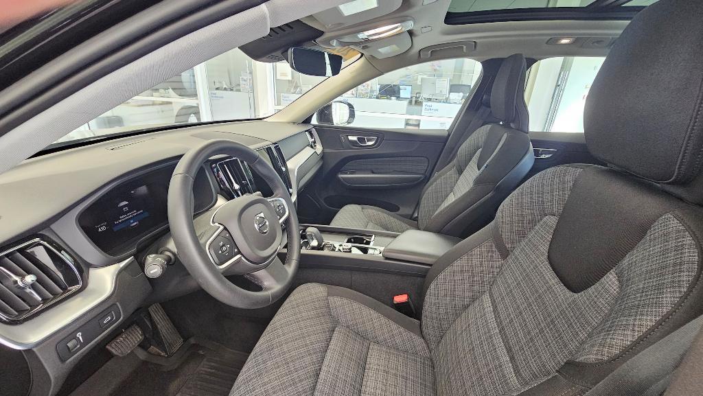 used 2022 Volvo XC60 car, priced at $33,752