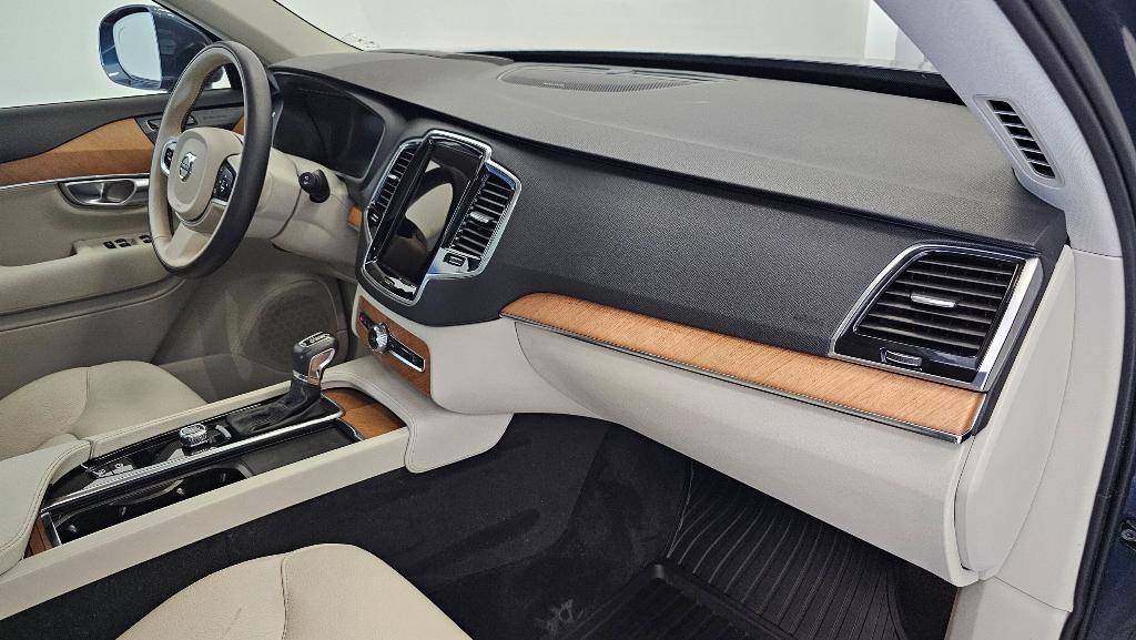 used 2022 Volvo XC90 car, priced at $42,567