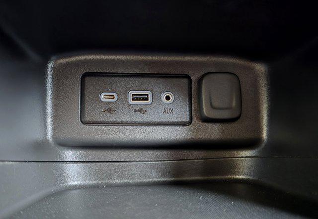 used 2023 Chevrolet Equinox car, priced at $20,906