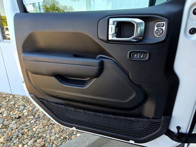 new 2025 Jeep Wrangler car, priced at $44,995