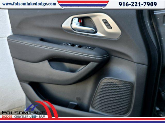 new 2025 Chrysler Pacifica car, priced at $46,530
