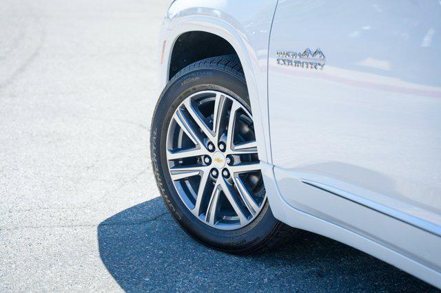 used 2023 Chevrolet Traverse car, priced at $42,988