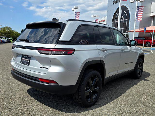 new 2025 Jeep Grand Cherokee car, priced at $46,995