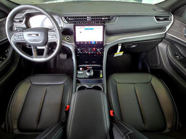 new 2025 Jeep Grand Cherokee car, priced at $46,995
