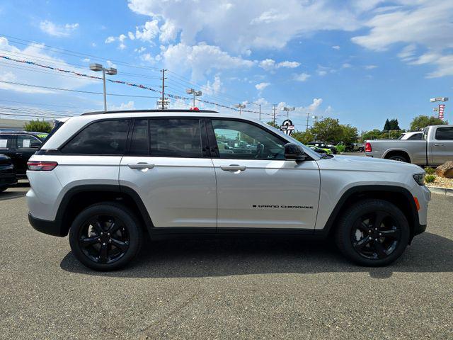 new 2025 Jeep Grand Cherokee car, priced at $46,995
