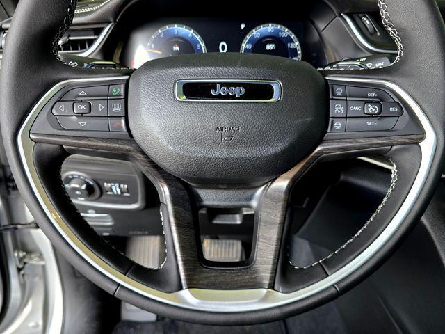 new 2025 Jeep Grand Cherokee car, priced at $46,995