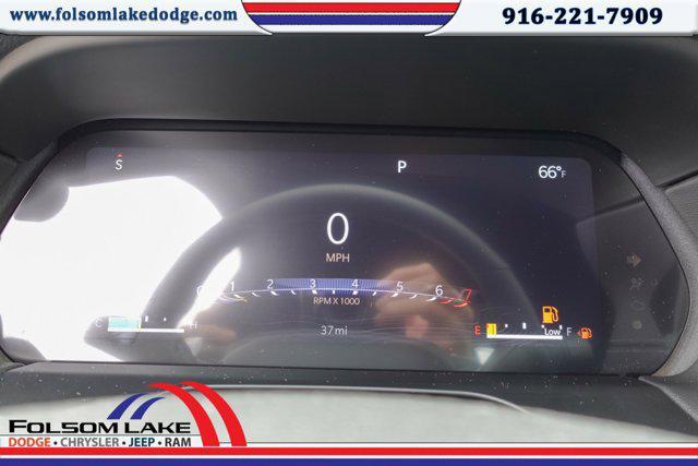 new 2025 Jeep Grand Cherokee car, priced at $40,995