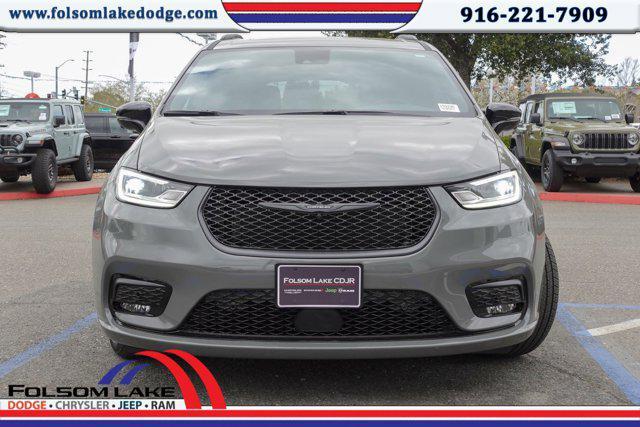 new 2025 Chrysler Pacifica Hybrid car, priced at $46,995