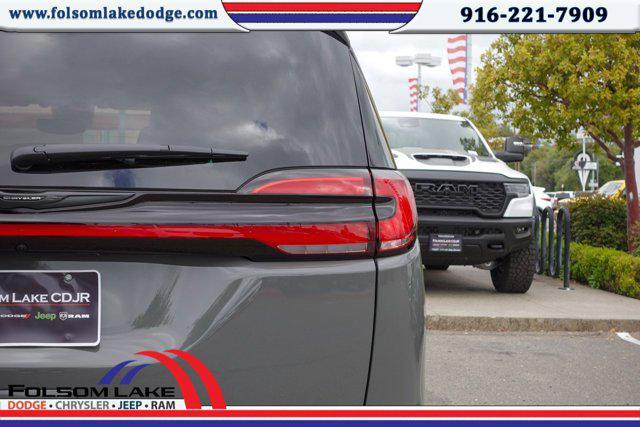 new 2025 Chrysler Pacifica Hybrid car, priced at $46,995
