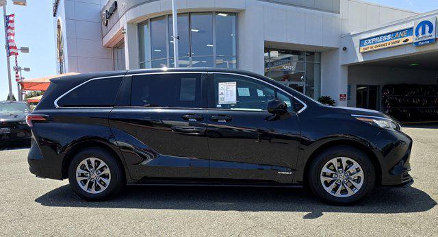 used 2021 Toyota Sienna car, priced at $32,900
