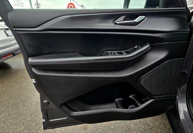 used 2025 Jeep Grand Cherokee L car, priced at $38,900